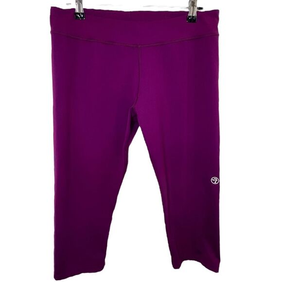 Zumba Cropped Purple Athletic Leggings With “Zumba” Design - Picture 1 of 6